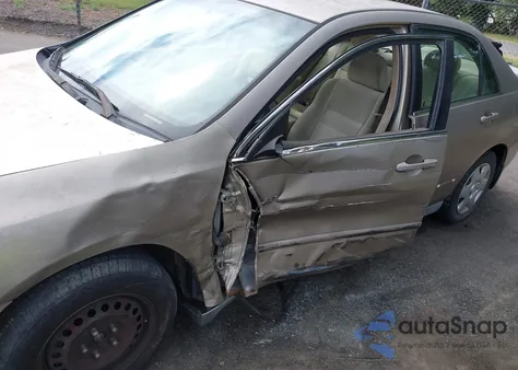 2005 Honda Accord 2.4 Lx z USA, uszkodzony, nr VIN 1HGCM56445A047883